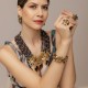 Anel Camila Klein Lareira Cristal Gota Ouro Velho